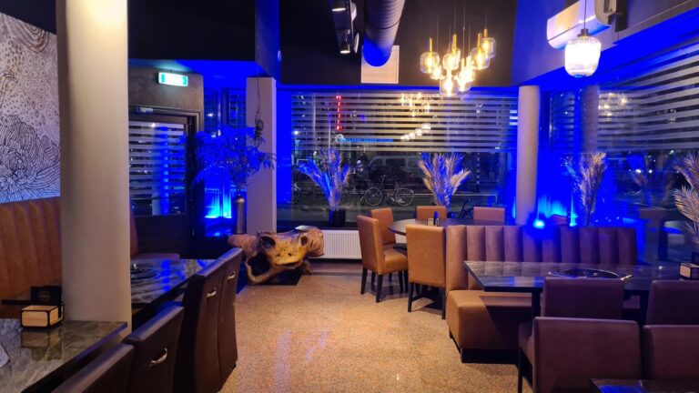 Lounge Restaurant ChIJ3zhxC4EzxEcRdt5bAbdClJs 1 768x432