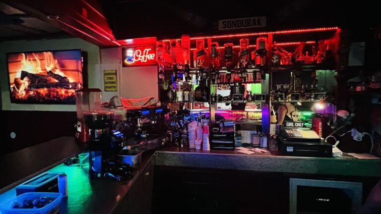 Caf en Bar Yeni Son Durak ChIJIzayznQzxEcRB591fbmfW4w 1 768x432