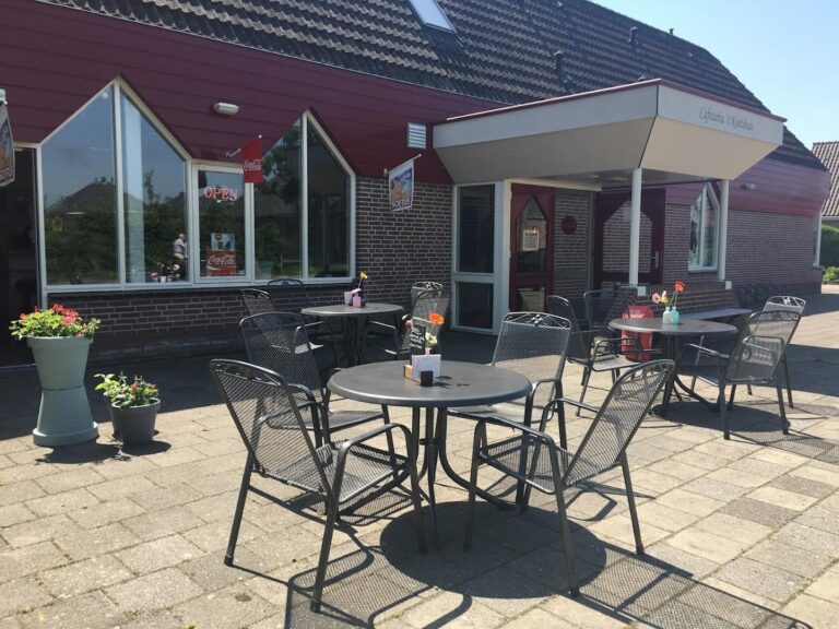 Cafetaria t Koetshuis ChIJsfgG3rmoyEcRfDAcRTgTDgE 1 768x576