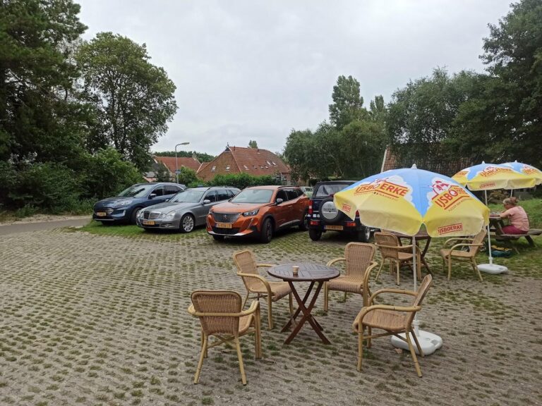 Lobke s Snack Place ChIJU2ORIVgkyUcR1Dur1qOWCZ8 1 768x576