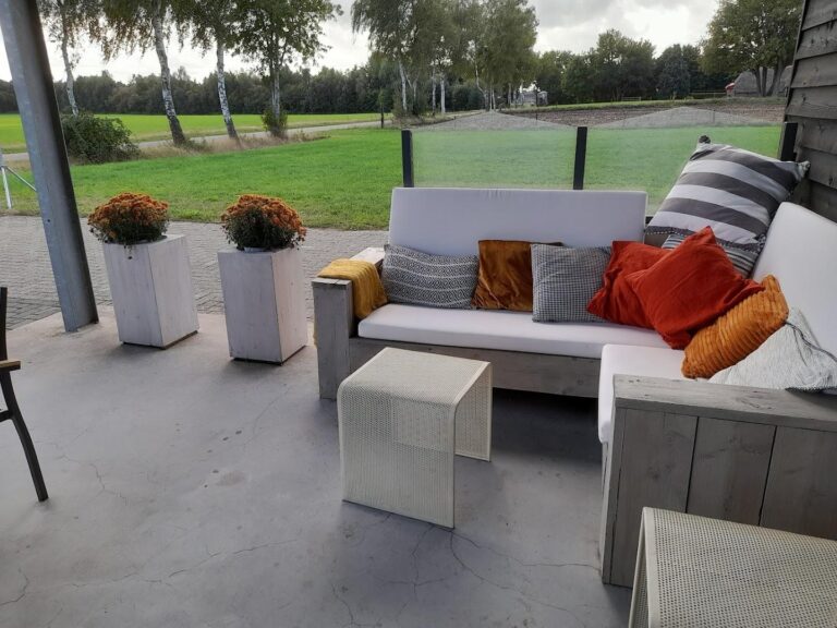 Lunchroom terras de Glinthaar ChIJTYDCcqP7x0cRbyRG8xChwu4 1 768x576