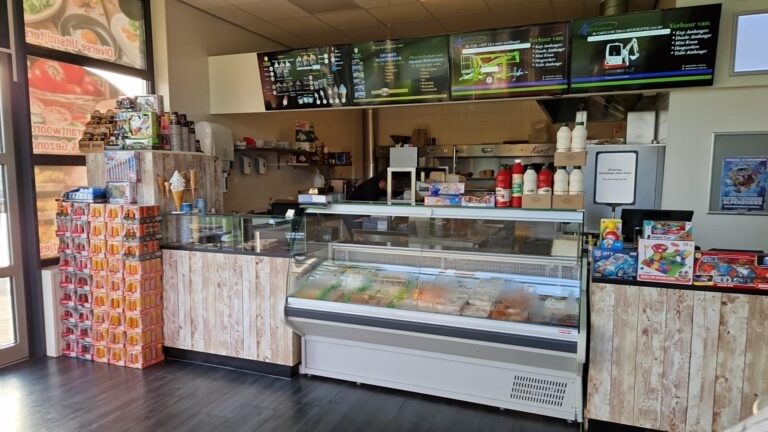 Plaza Burger Restaurant ChIJq6rGhtTat0cRQxRE lOiKsY 1 768x432