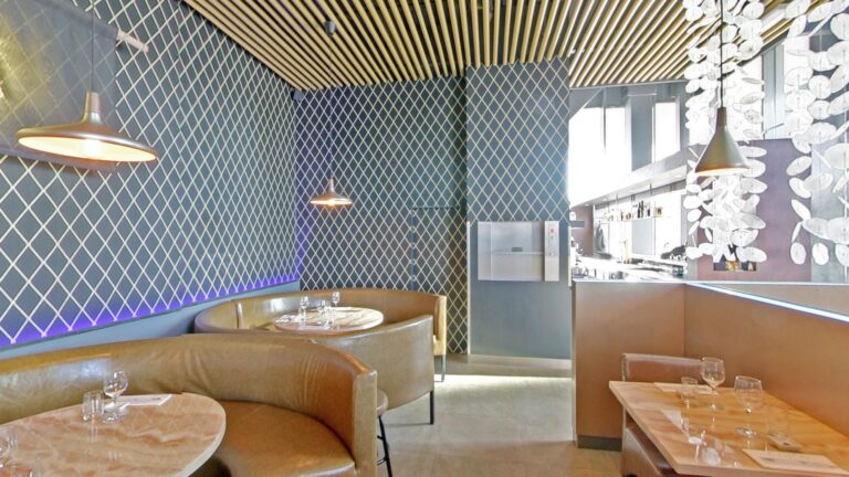 Restaurant Azura ChIJ aLt0XozxEcR2YkS4RQdcI0 1 768x432