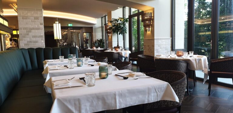Restaurant ROOM 188 ChIJk3qfe0RLx0cR7e2lK0mJal8 1 768x373