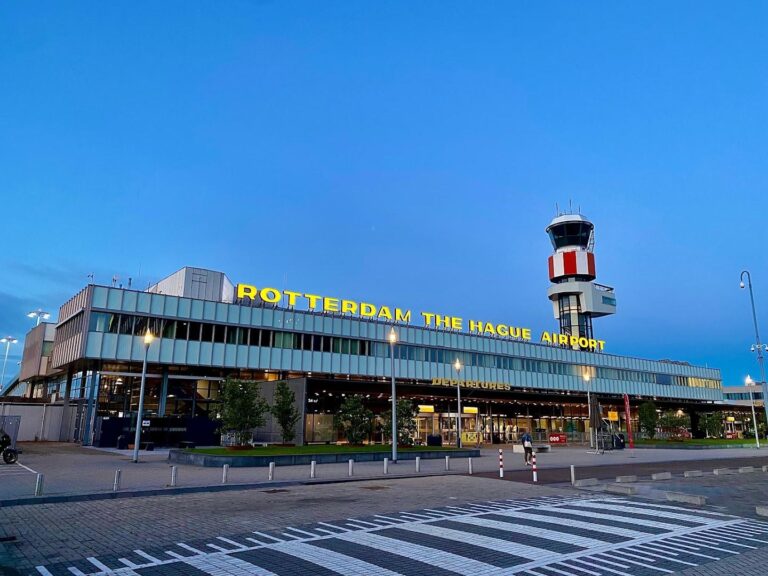 Rotterdam Airport Kiss Ride ChIJXagAXqHLxUcR9MkSTsAzKwk 1 768x576