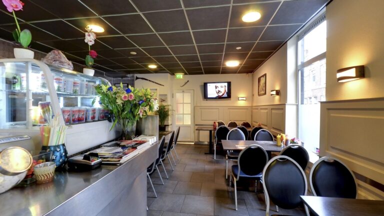 Royal Petit Restaurant ChIJaQF i1VvxkcR0zn77EMtNcg 1 768x432