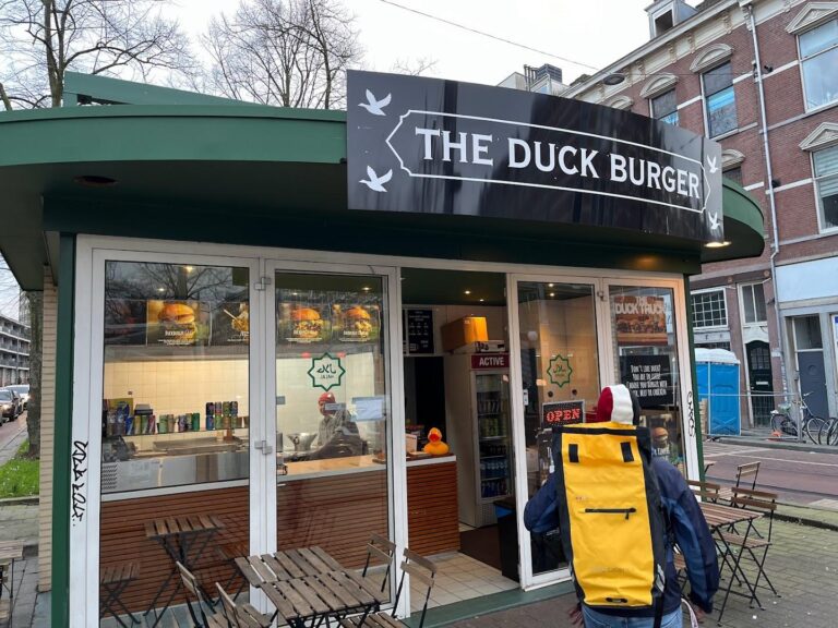 The Duck Burger Rotterdam ChIJqXhMABw1xEcRoB6AI905Ak4 1 768x576